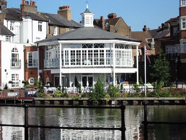 Image of Restaurant on Thames River