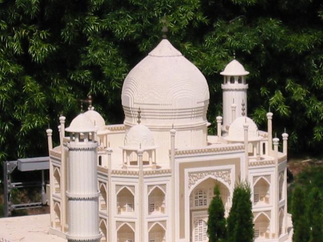 Image of Lego Taj Mahal