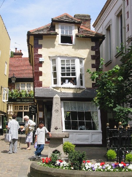 Image of Crooked House in
Town of Windsor