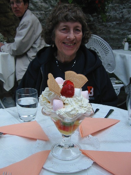Image of Jan and THE Dessert